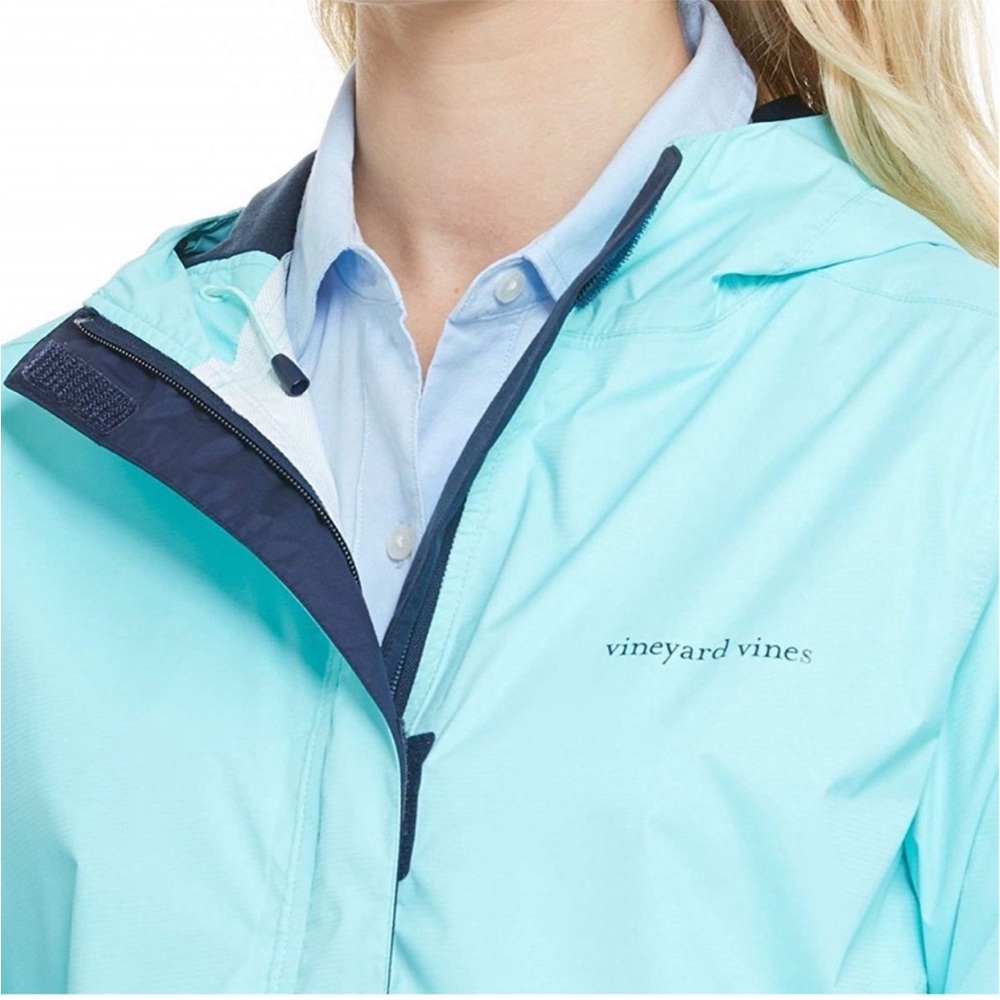 VINEYARD VINES RAIN COAT